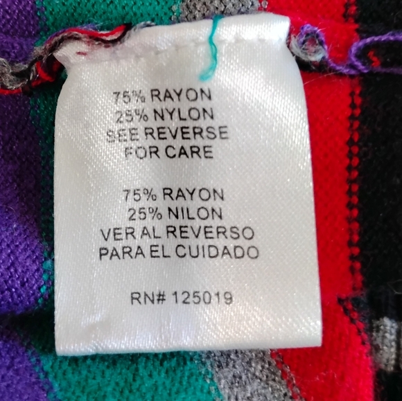 VIBRANT STRIPES TURTLE NECK - Picture 8 of 9